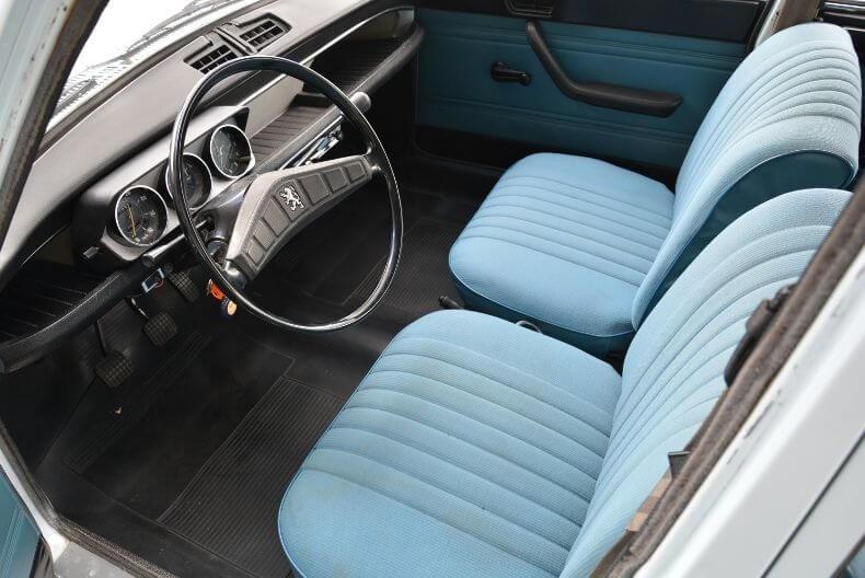 PEUGEOT 204 BERLINE - 1970 LesAnciennes.com