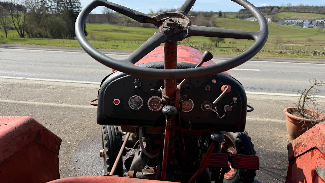 TRACTEUR CHAMPION Elan - 1956 LesAnciennes.com