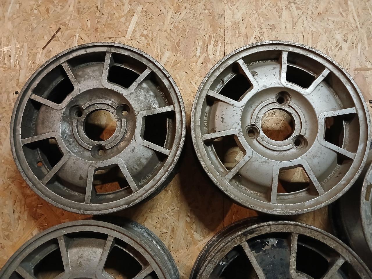 Jantes aluminium pour PEUGEOT 304 coupé cabriolet LesAnciennes.com