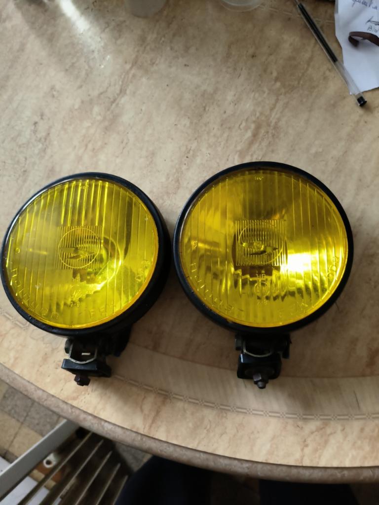 Projecteurs antibrouillard FEK DDR Verre jaune LesAnciennes.com