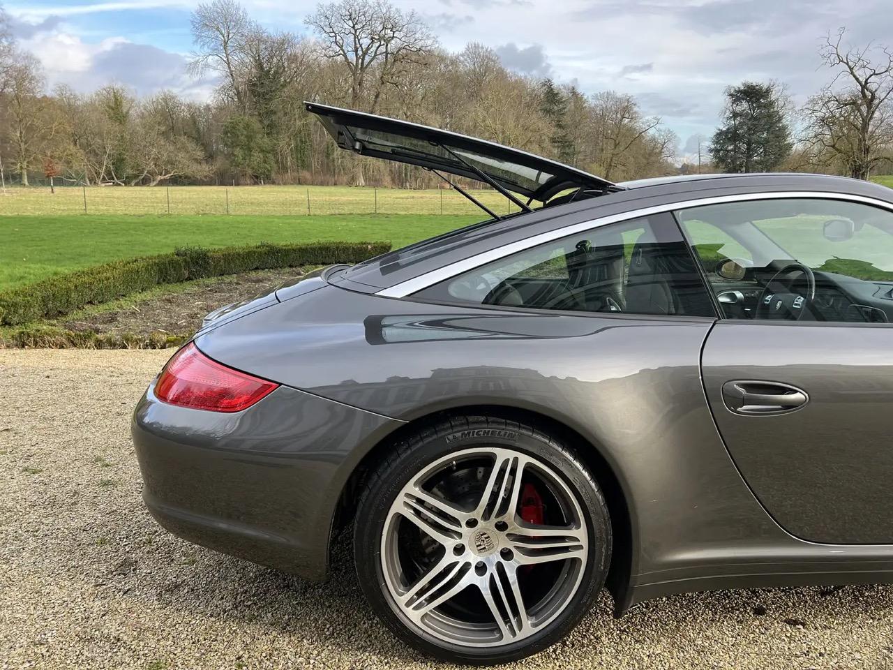 PORSCHE 911 997 Targa Carrera 4S - 2008 LesAnciennes.com