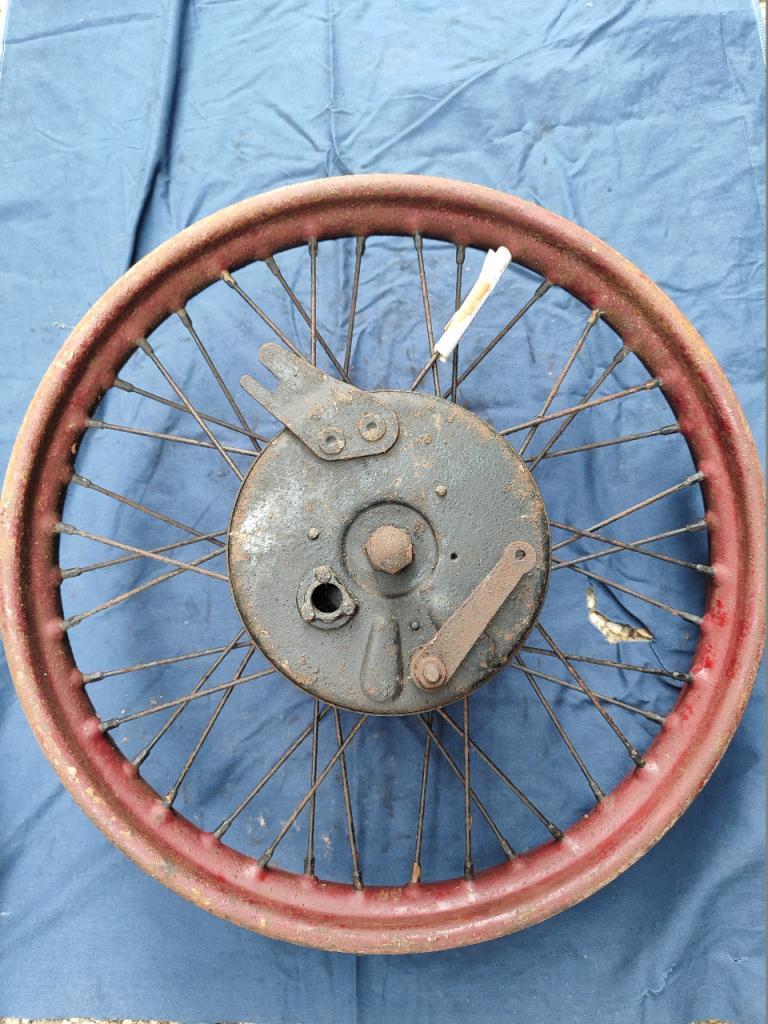 Roue Avant complète NORTON 350 500 16h 18 ES2 CS1 LesAnciennes.com