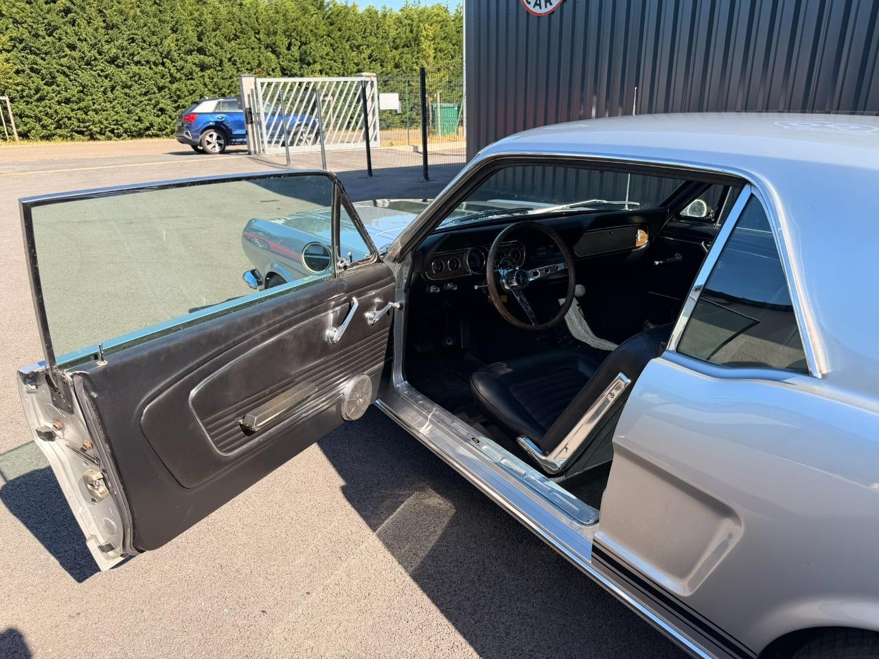 FORD Mustang Coupe - 1966 LesAnciennes.com