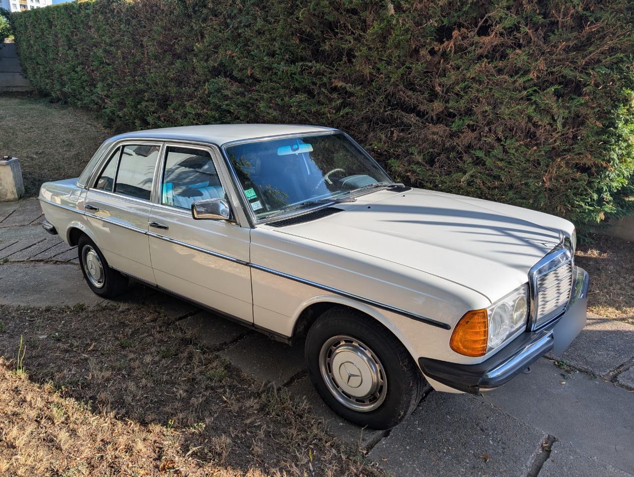 MERCEDES 230 E W123 - 1982 LesAnciennes.com