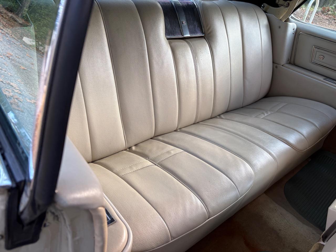 CADILLAC Deville convertible - 1966 LesAnciennes.com