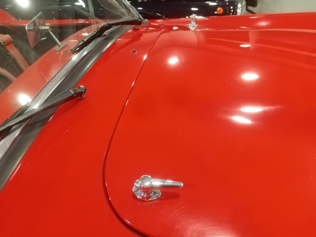 AC Cobra 14000 miles! RHD - 1990 LesAnciennes.com