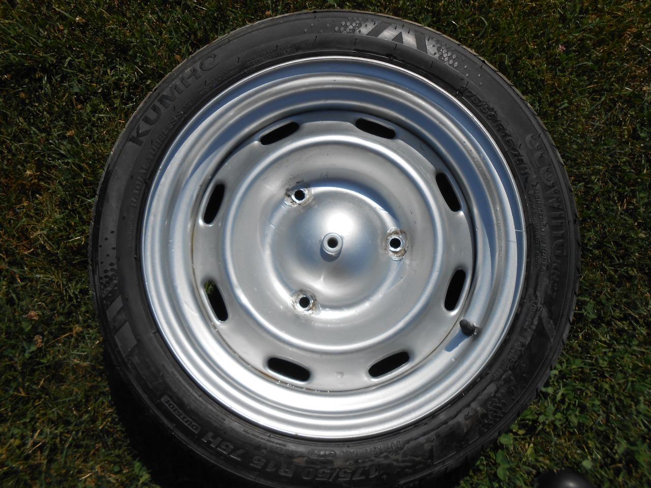Jantes RENAULT 8 (R8) renault 8 gordini LesAnciennes.com