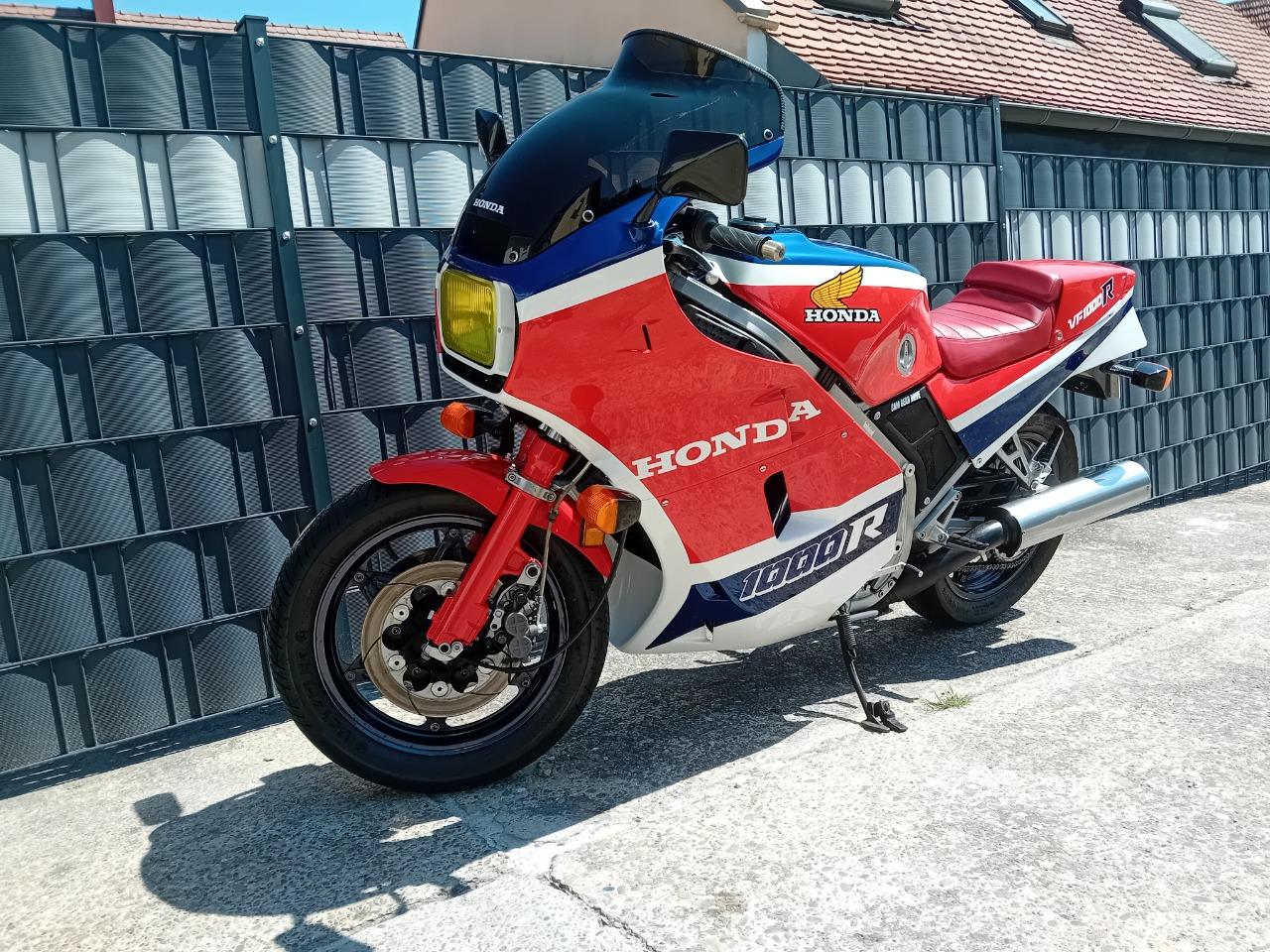 HONDA VF 1000 R - 1984 LesAnciennes.com