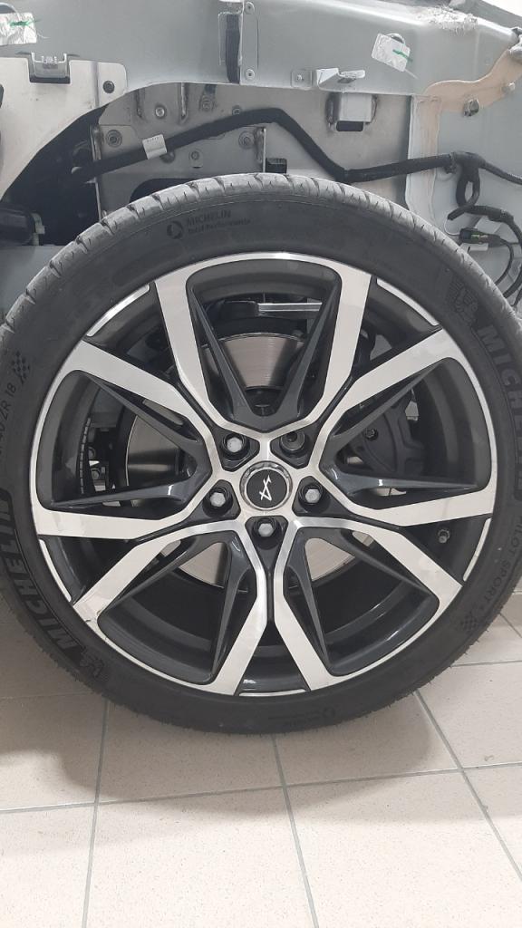 Jantes ALPINE RENAULT A110 LesAnciennes.com