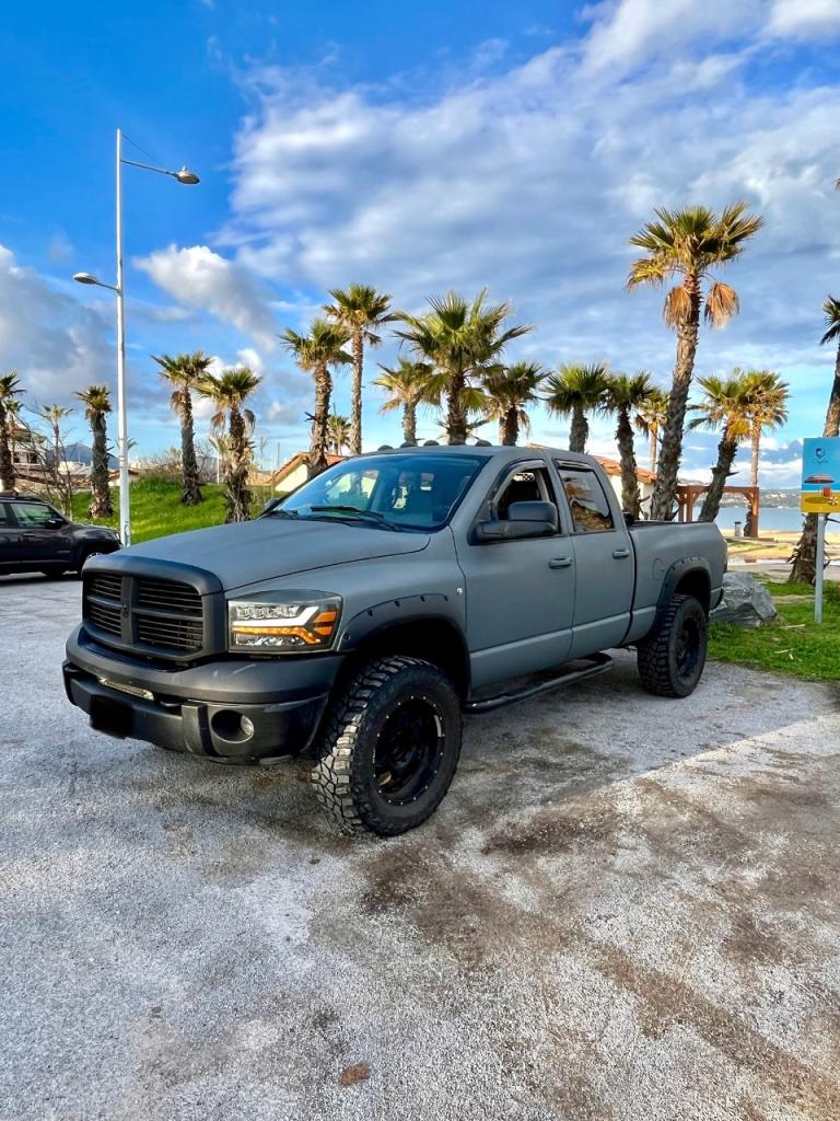 DODGE RAM 2500 6.7 Cummins diesel - 2008 LesAnciennes.com