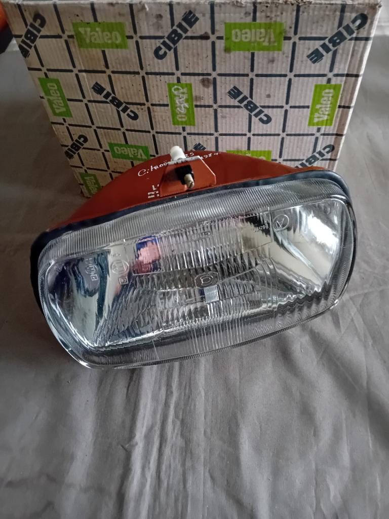 Phare CITROEN C25 LesAnciennes.com