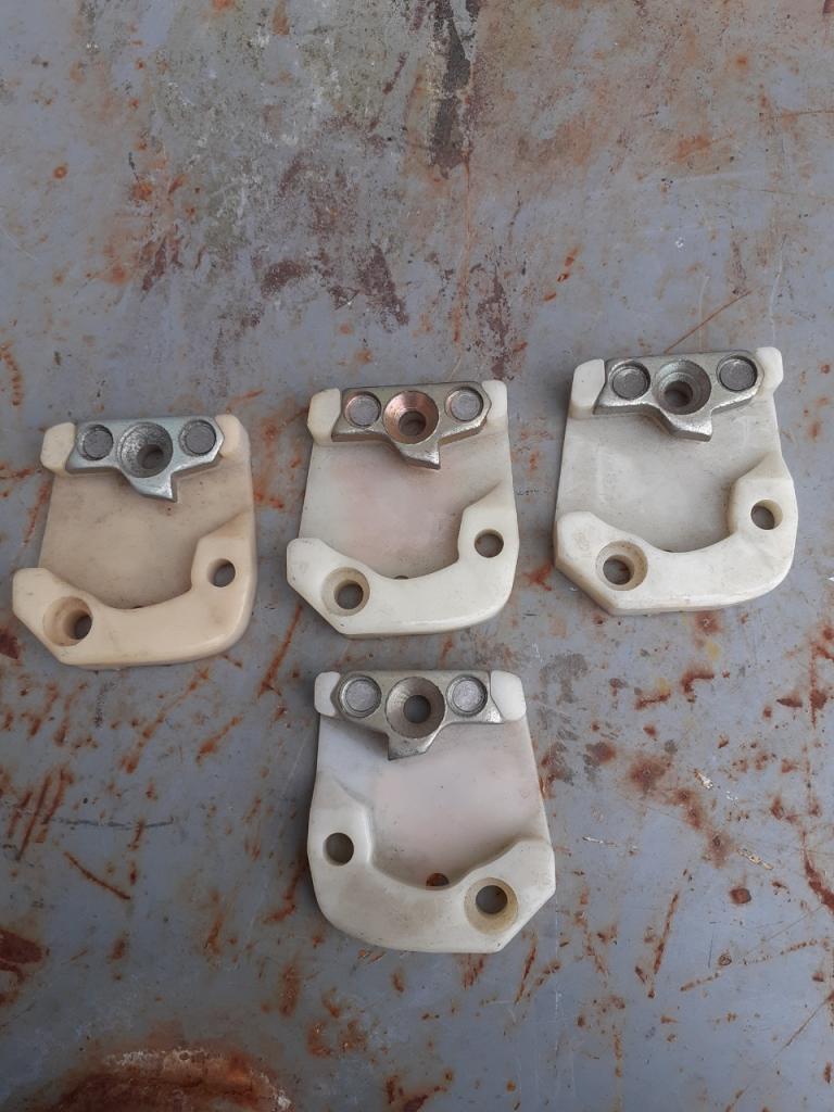 Gâche RENAULT 16 (R16) LesAnciennes.com