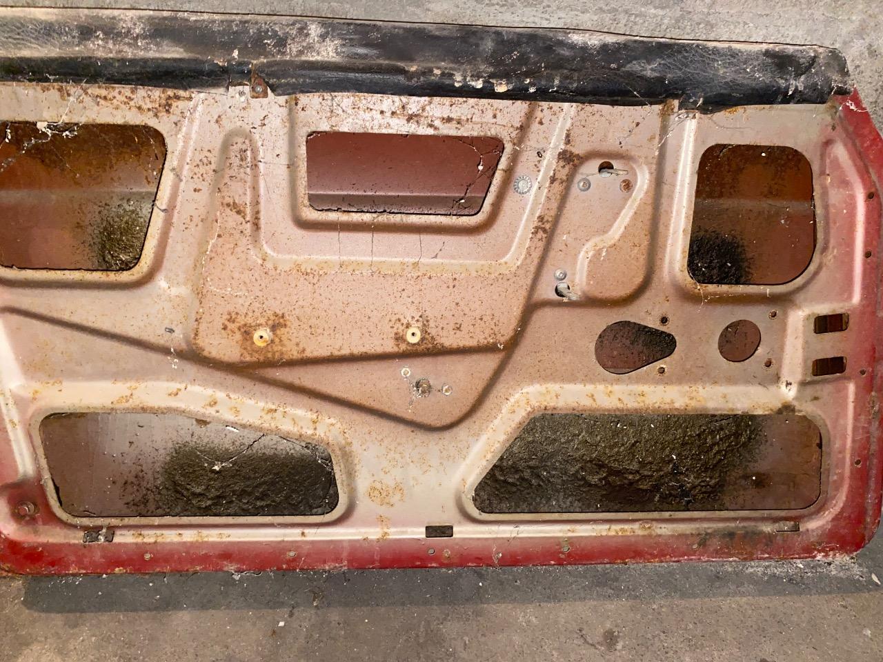 Portes PEUGEOT 204 LesAnciennes.com