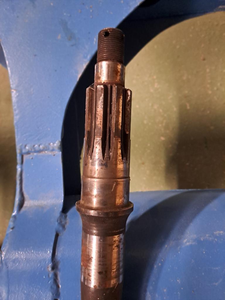 Arbre de roue DELAHAYE 135 LesAnciennes.com