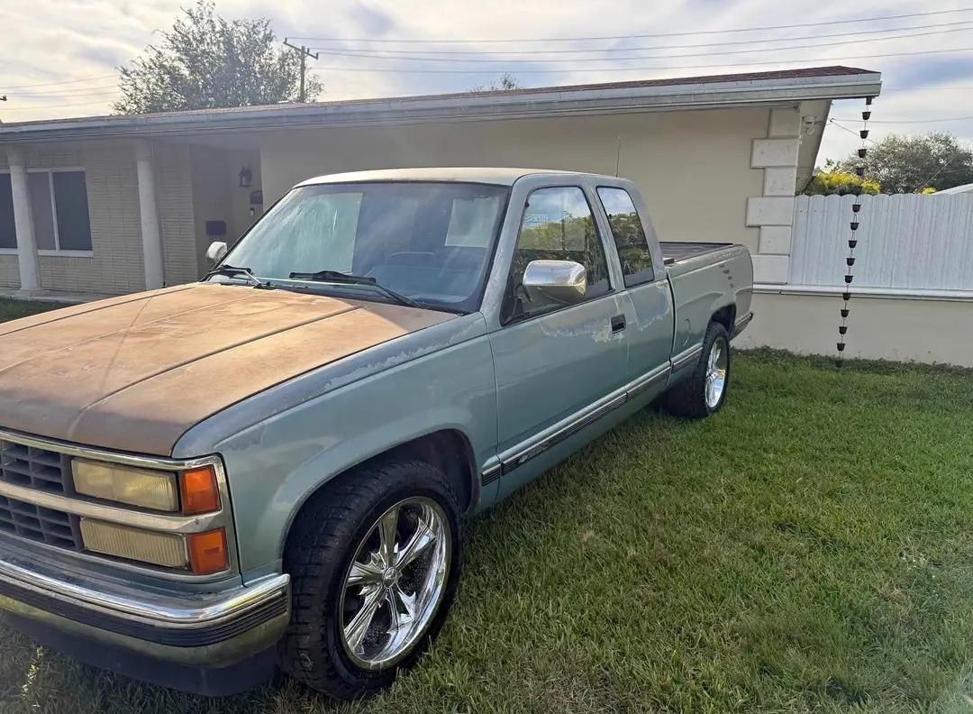 CHEVROLET Silverado 1000 - 1990 LesAnciennes.com