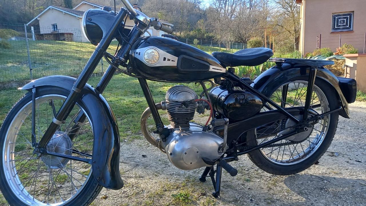 MAGNAT DEBON M4 125 M4 - 1952 LesAnciennes.com