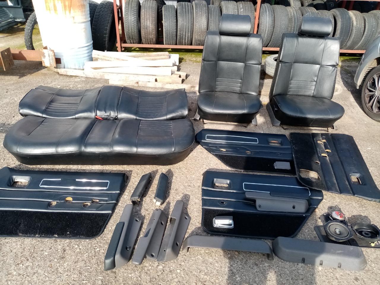 Intérieur RENAULT 20 (R20) LesAnciennes.com