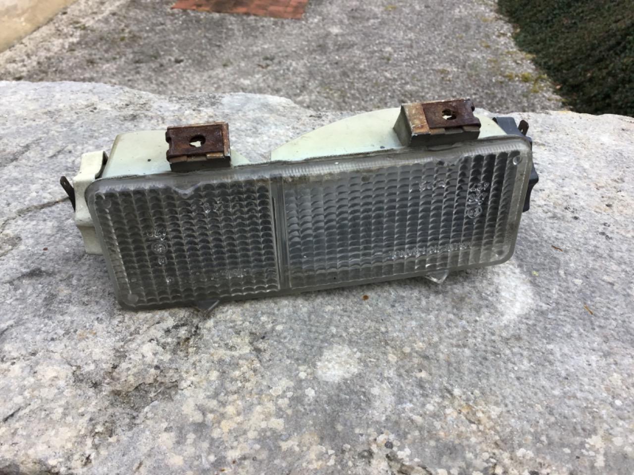 Feu RENAULT 12 (R12) LesAnciennes.com