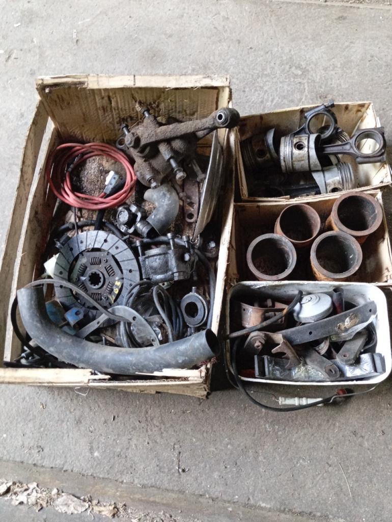 Lot de pièces PEUGEOT 203 Familiale LesAnciennes.com