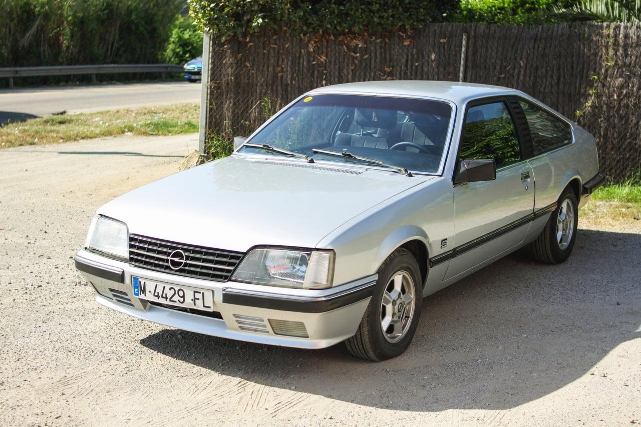 1983 Opel Monza 3.0E S A2 LesAnciennes.com