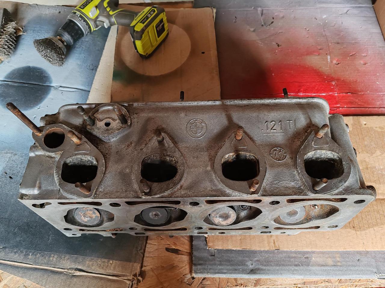 Culasse BMW 2000CS-2000ti-2002ti NK-E114-E10-E120 LesAnciennes.com