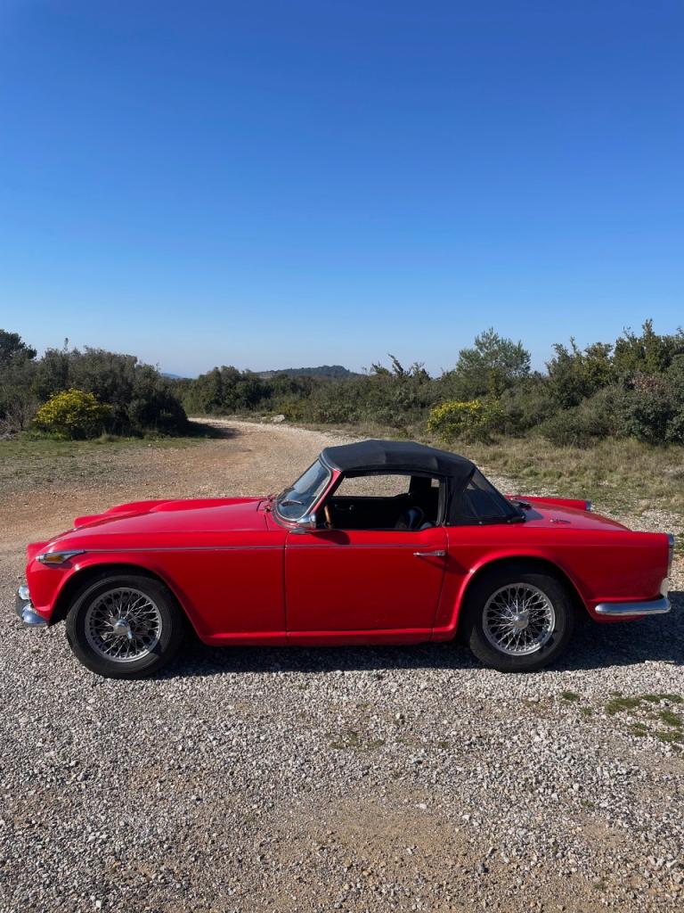 TRIUMPH TR4A - 1965 LesAnciennes.com