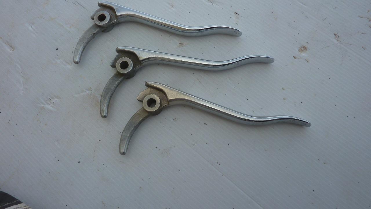 Poignées portes ext SIMCA 8 coupé et cabriolet LesAnciennes.com