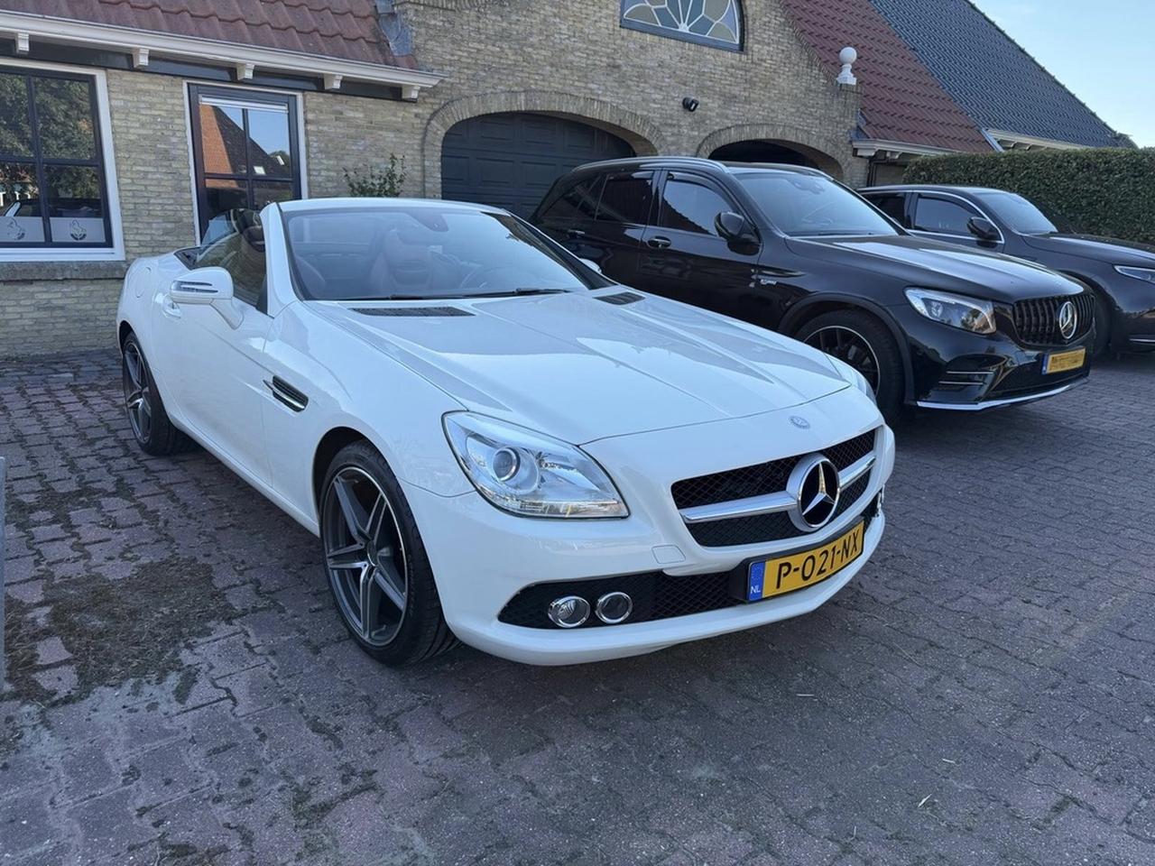 2012 Mercedes-Benz SLK 200 BlueEFFICIENCY Roadster LesAnciennes.com