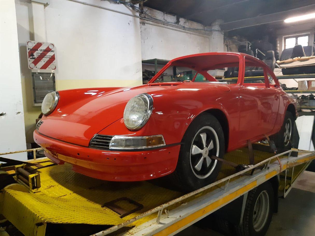 PORSCHE 911 2.4 S - 1972 LesAnciennes.com