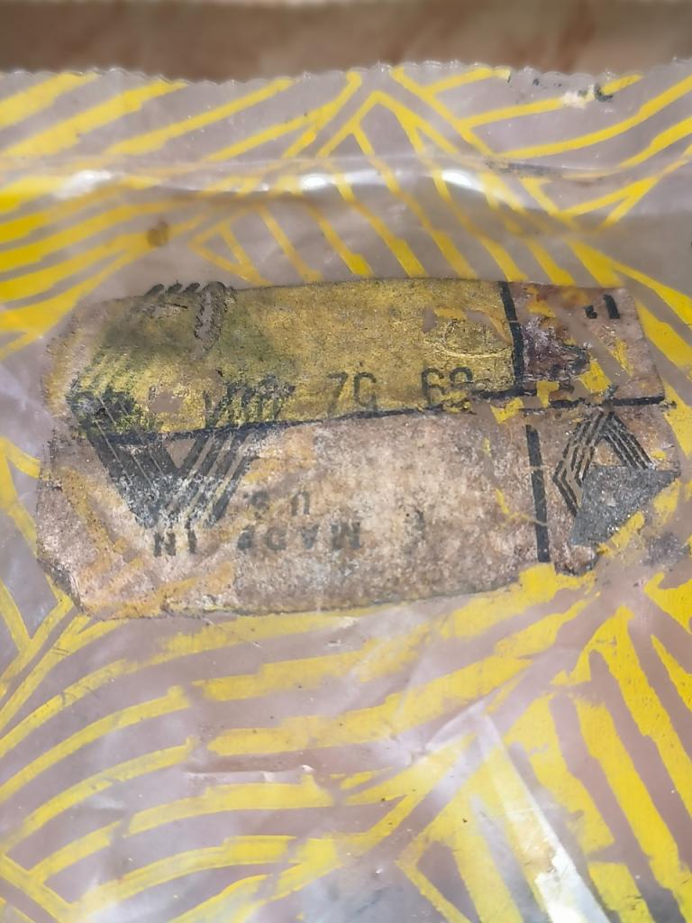 Silent-bloc Renault d’origine, neuf, USA LesAnciennes.com