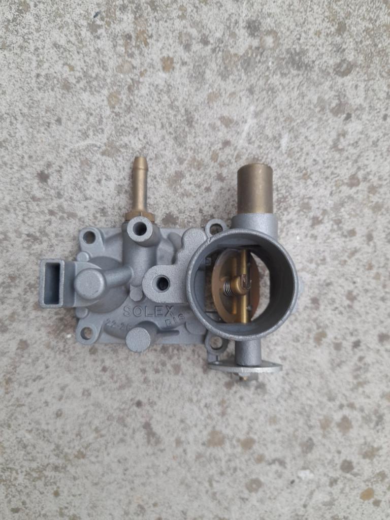 RENAULT 4 (R4) dessus carburateur neuf LesAnciennes.com