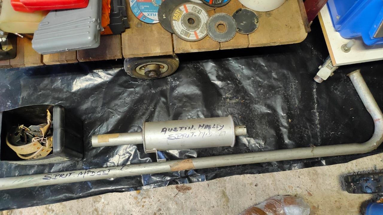 Pot d'Echappement d'Origine pour une Austin Heal LesAnciennes.com