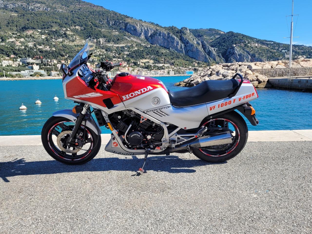 HONDA VF 1000 F - 1987 LesAnciennes.com