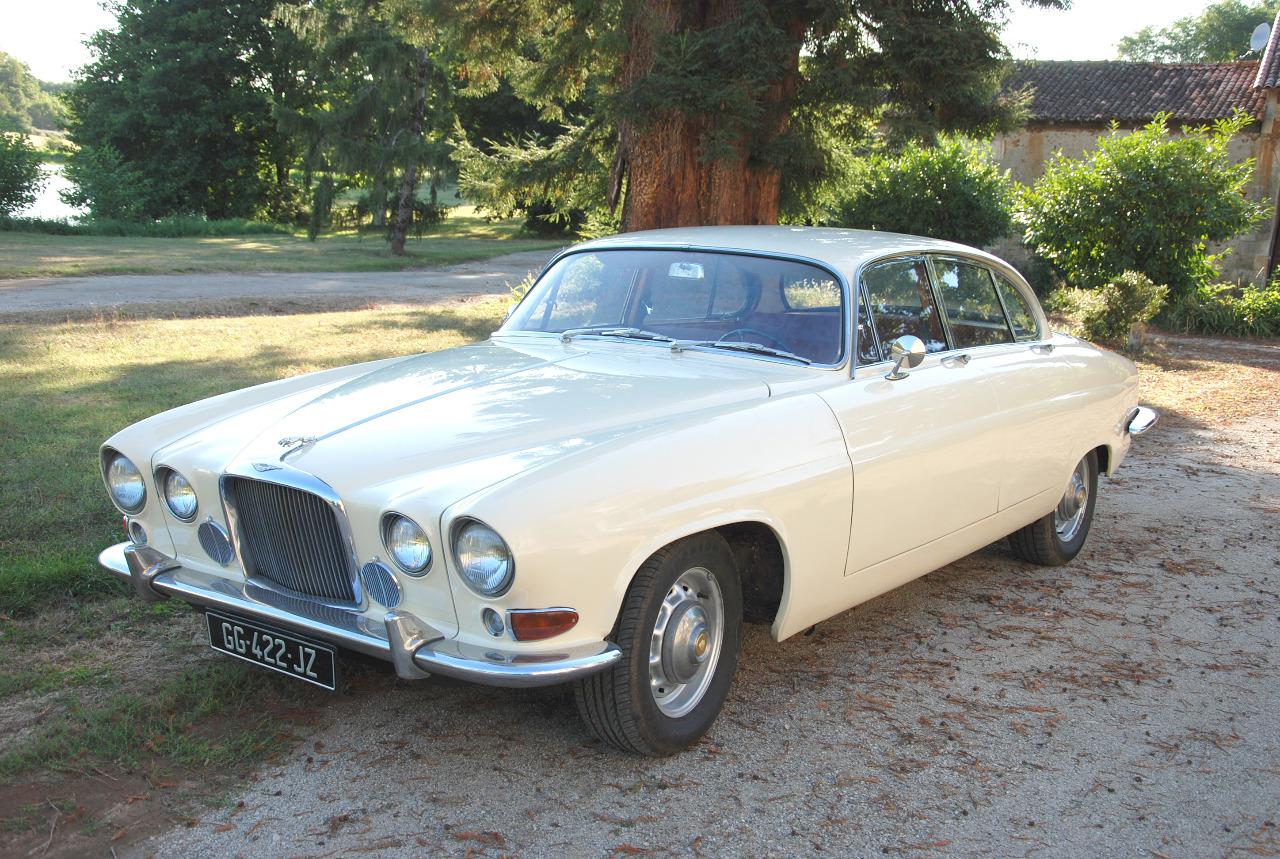 JAGUAR MK10 4 doors Saloon - 1965 LesAnciennes.com