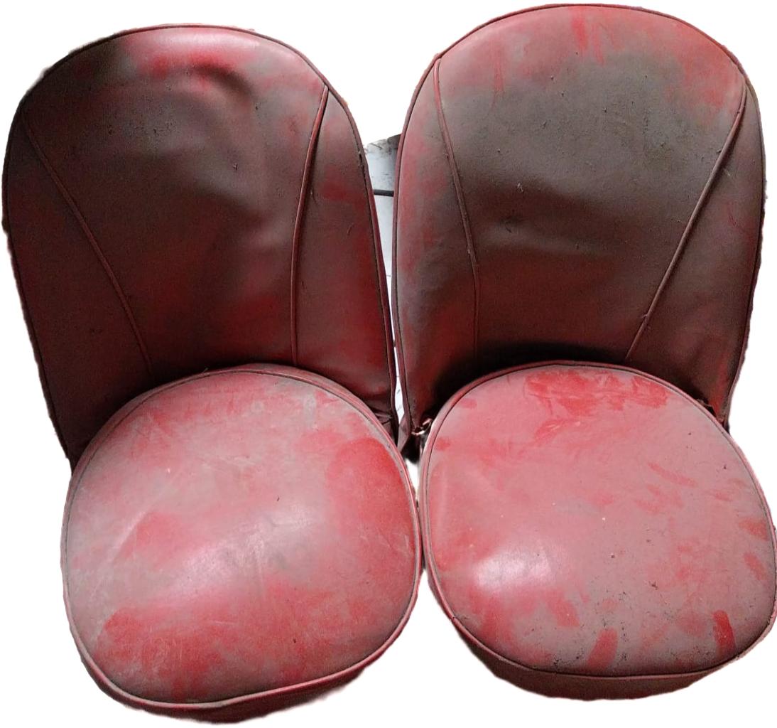 SIEGES COMPLET TRIUMPH TR2 TR3 LesAnciennes.com