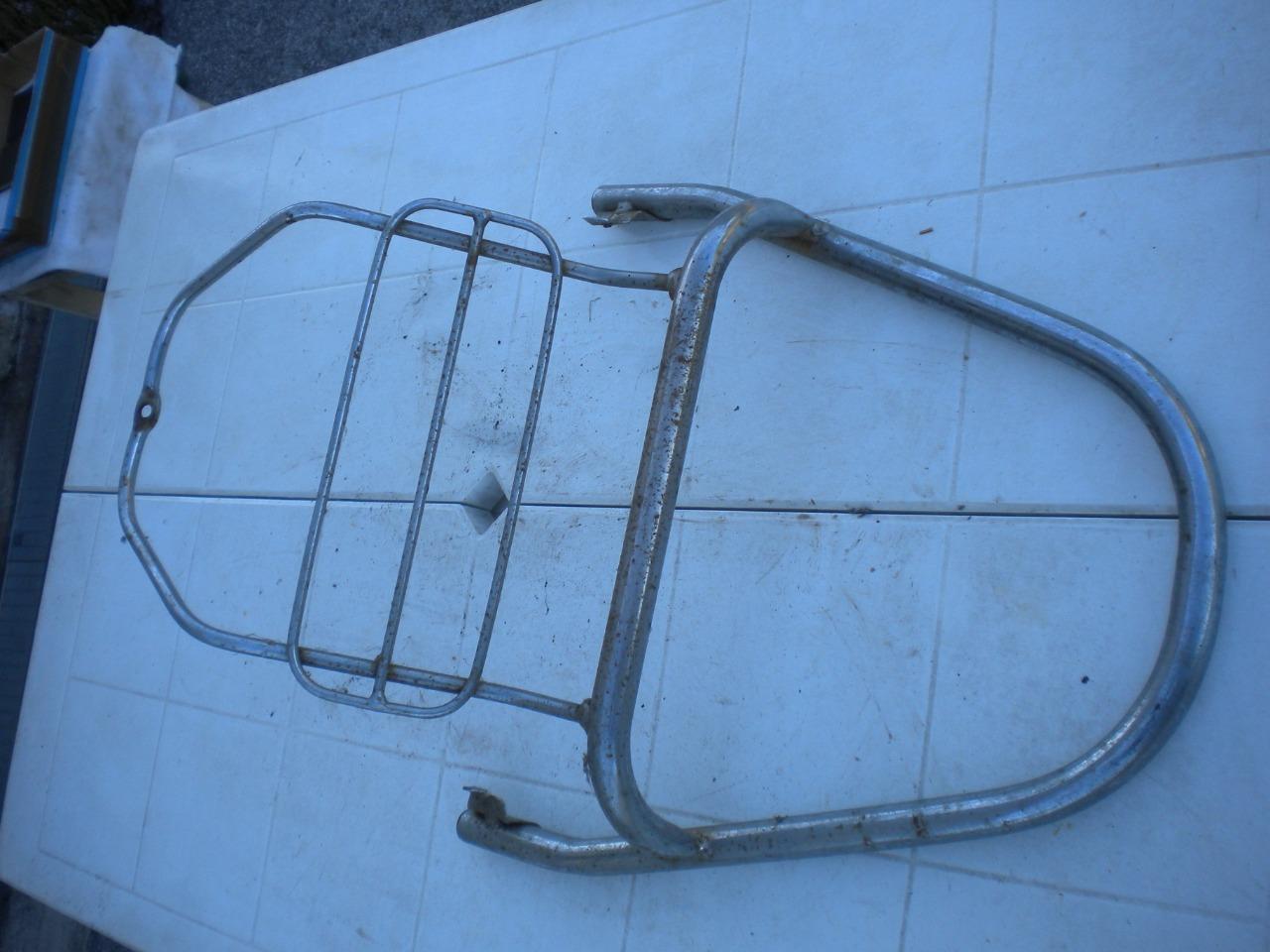 Pièces PORTE PAQUET pour moto ancienne LesAnciennes.com