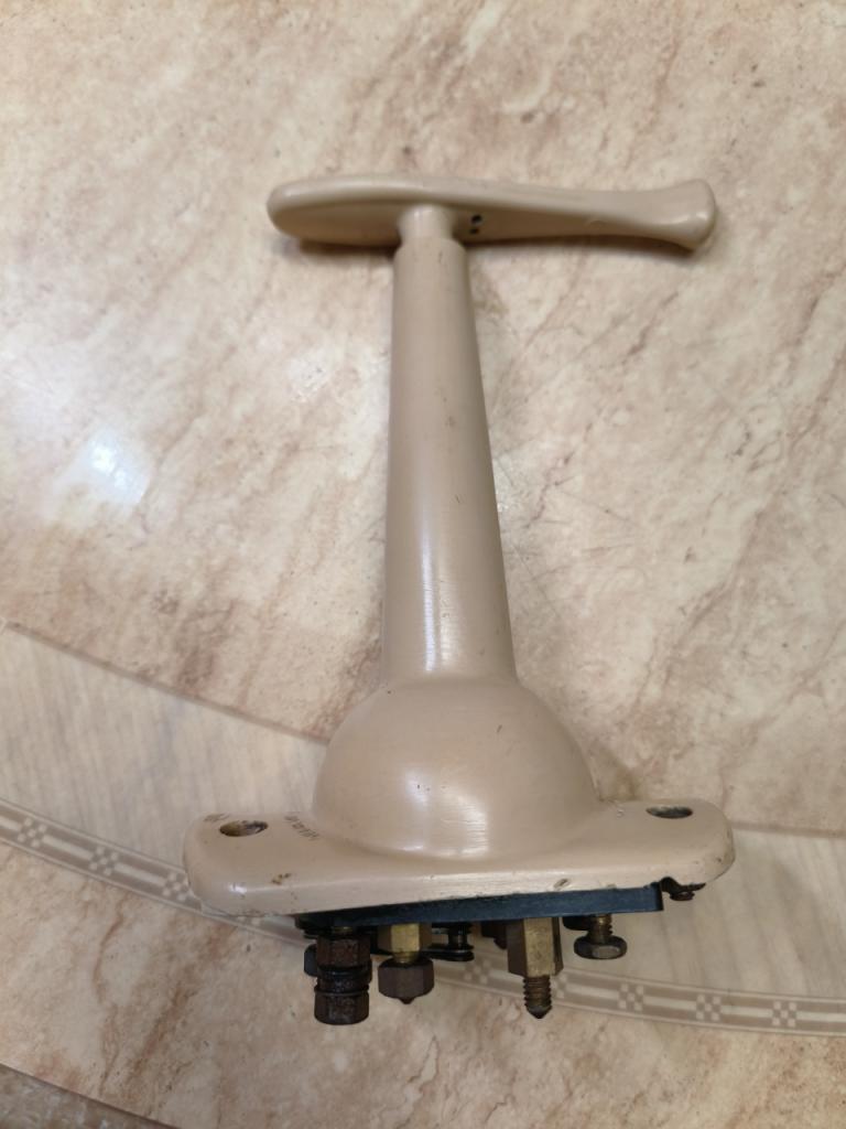 Commodo RENAULT 4CV LesAnciennes.com