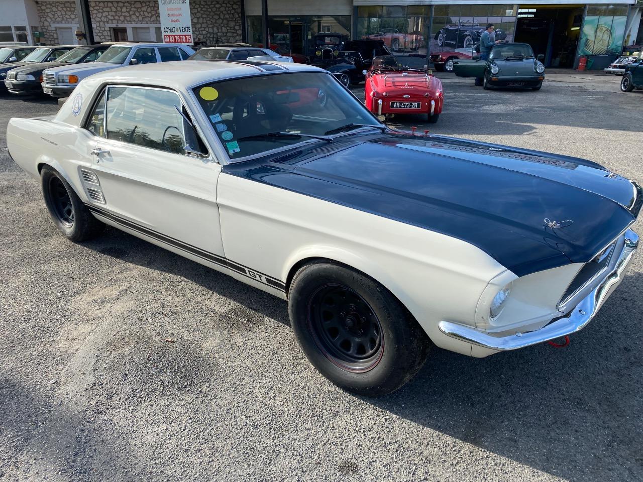 FORD Mustang Coupe - 1962 LesAnciennes.com