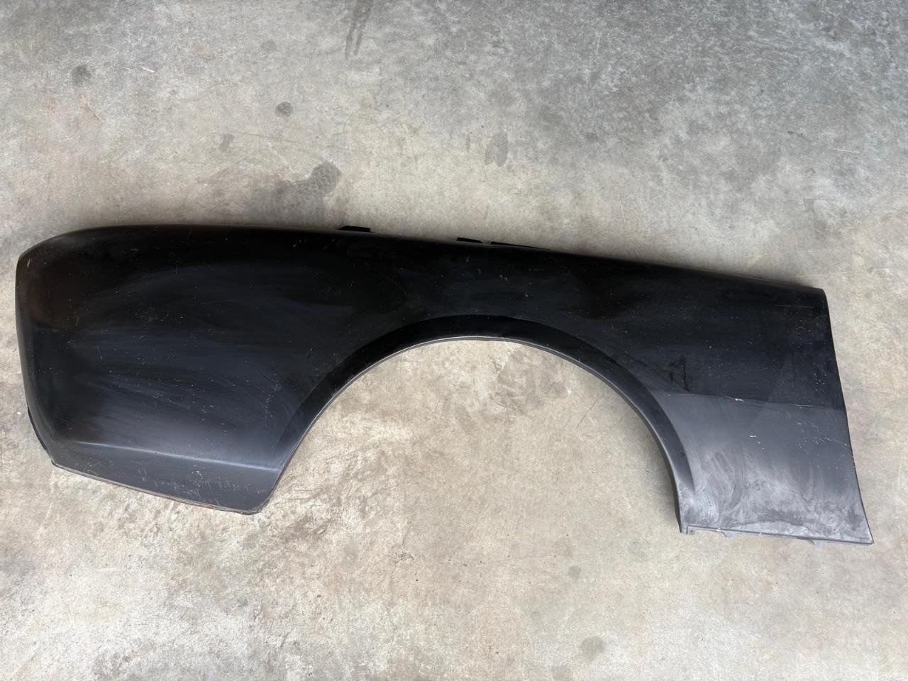 AILE NEUVE PEUGEOT 504 COUPE / CABRIOLET LesAnciennes.com