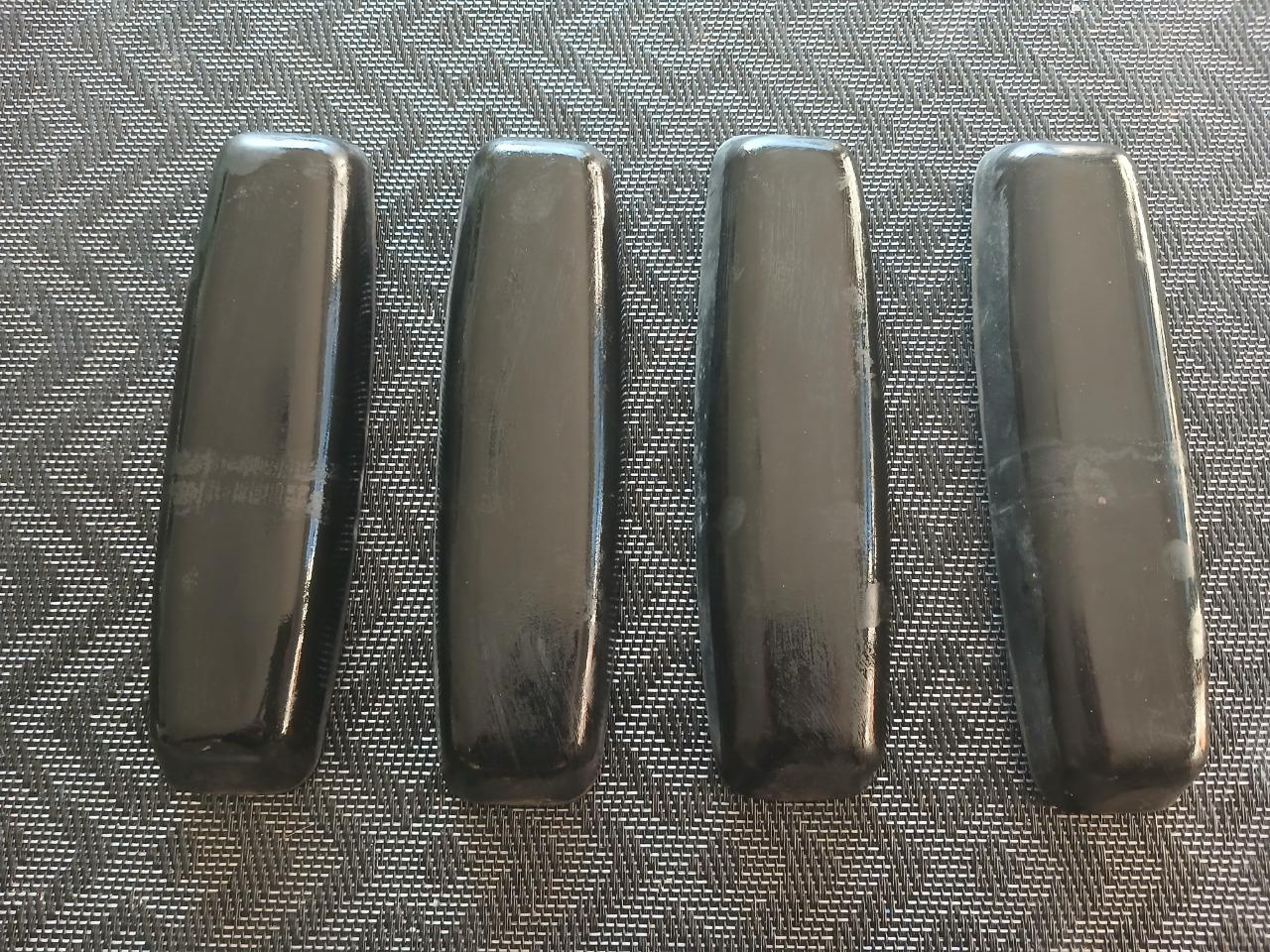 Caoutchoucs de butoirs de pare chocs SIMCA 1100 LesAnciennes.com