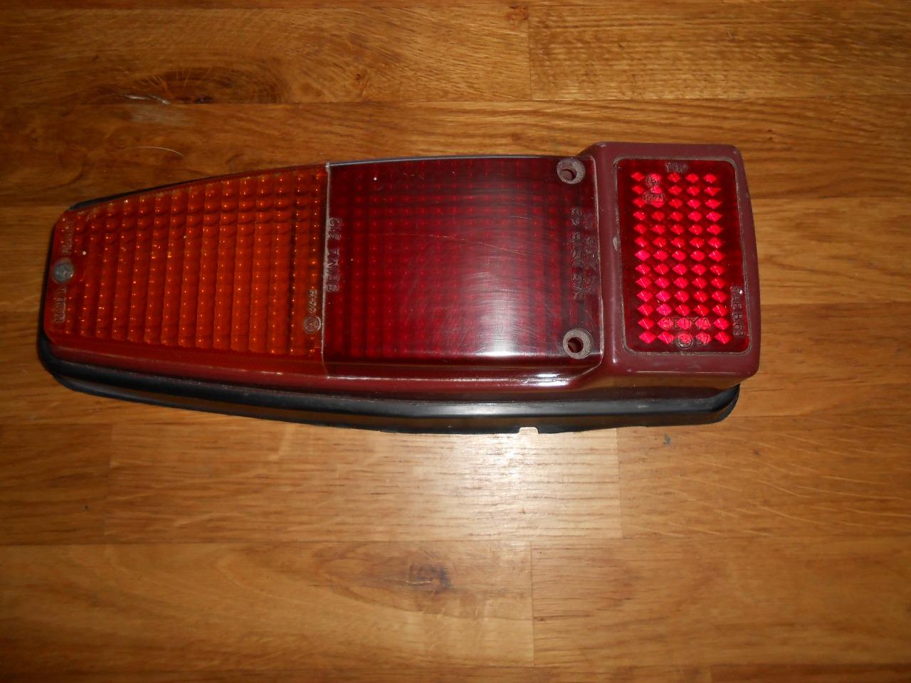 Feu RELIANT renault r8 r8 LesAnciennes.com