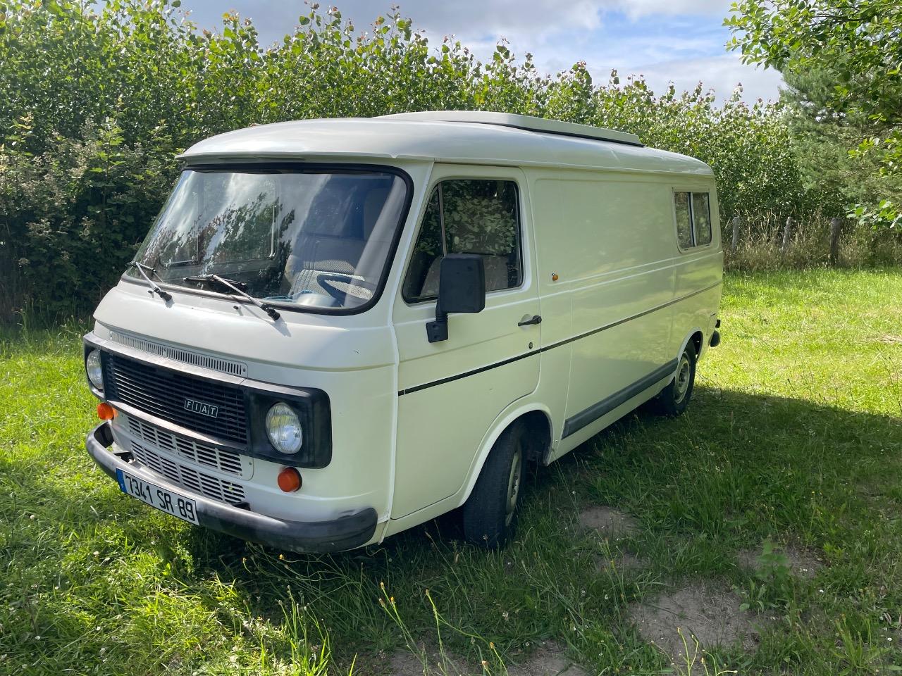 FIAT E 238 Camping car - 1982 LesAnciennes.com