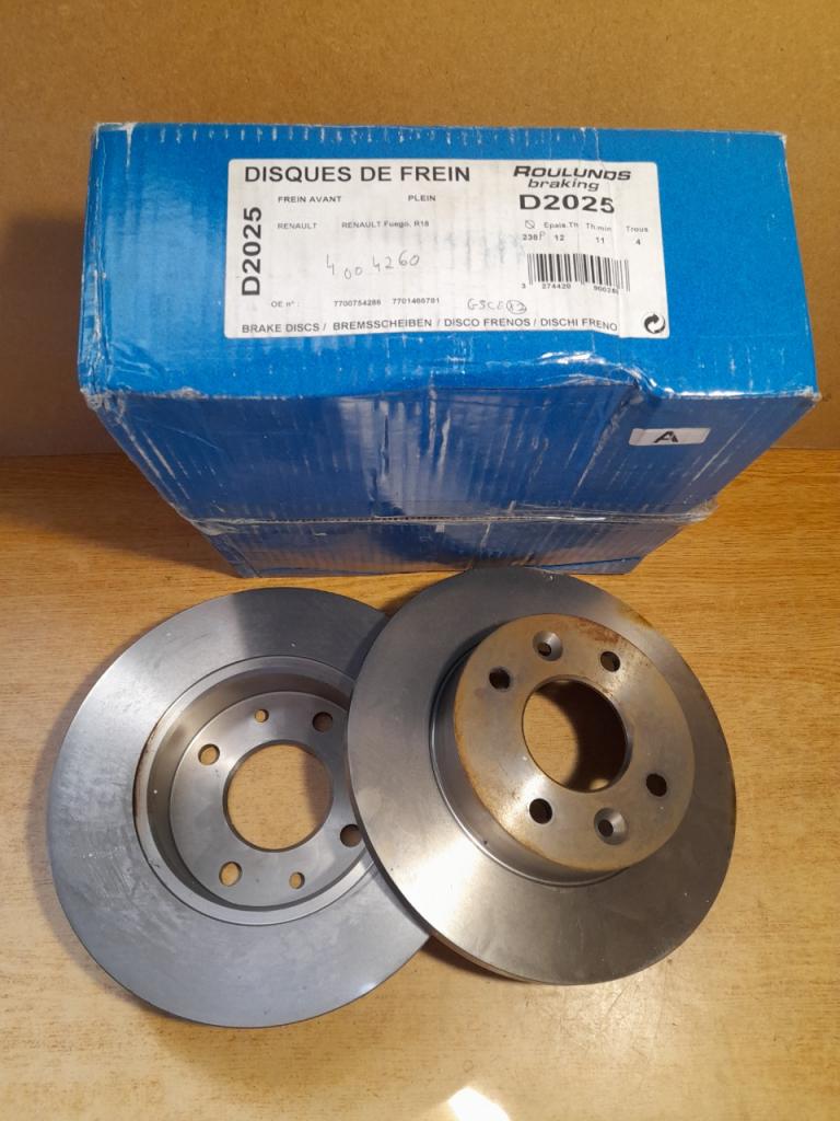 Disques de frein avant Renault Fuego R18 LesAnciennes.com
