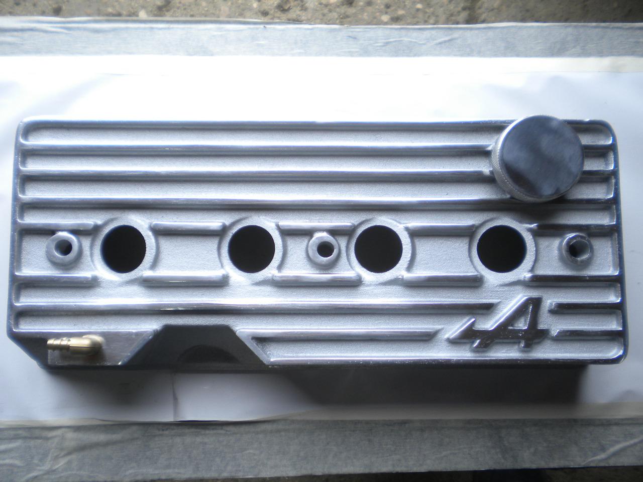 Couvre culasse aluminium neuf Alpine A110 1600 LesAnciennes.com