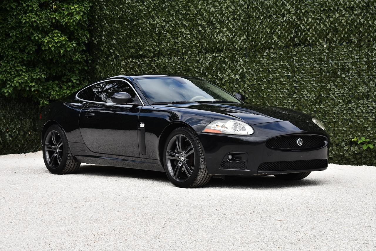 2008 Jaguar XKR Coupe 4,2L "Supercharged" V8 LesAnciennes.com