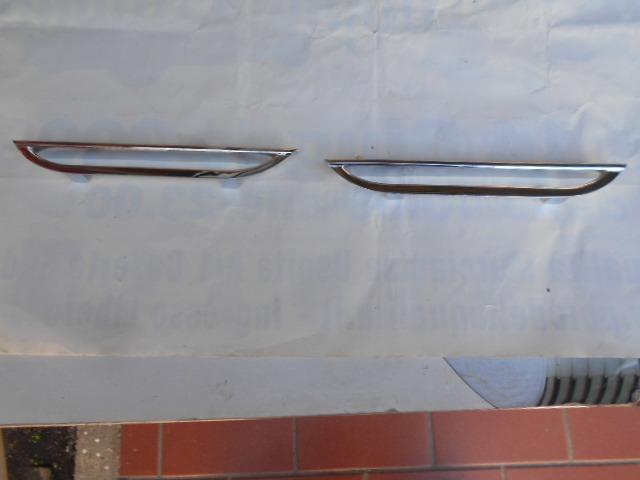 Moulures lateral de capot avant Maserati Mistral LesAnciennes.com