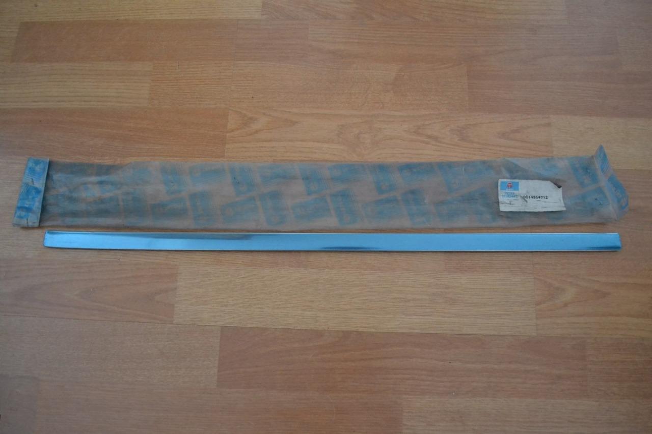 Baguette enjoliveur G lunette SIMCA 1307 1308 LesAnciennes.com