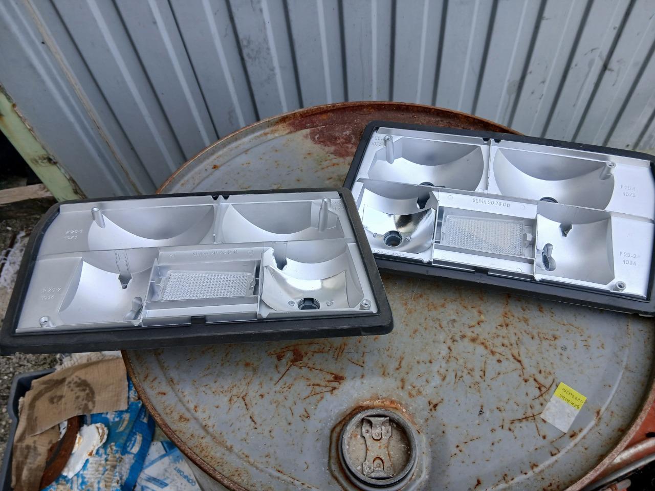 Platine de feux RENAULT 12 (R12) LesAnciennes.com