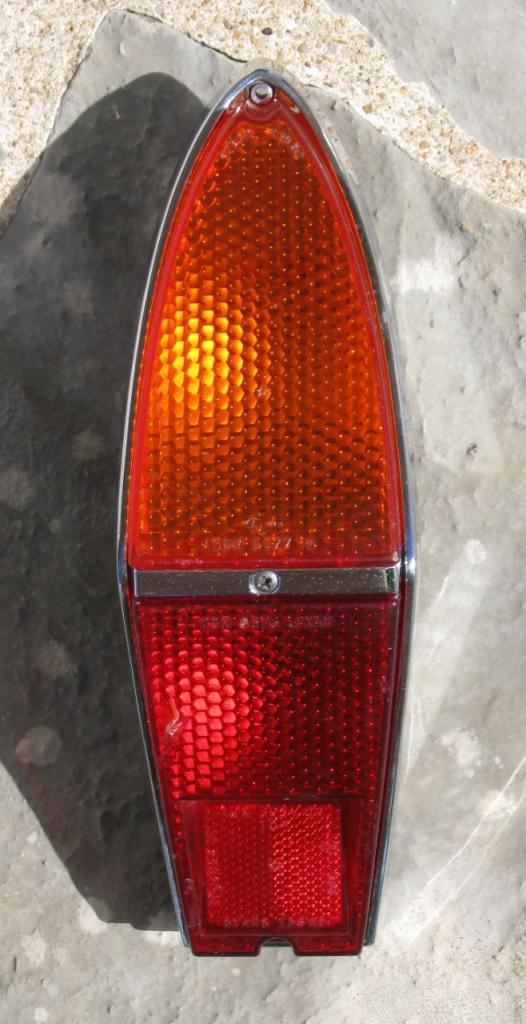 Feu arrière Stars AUTOBIANCHI Primula LesAnciennes.com