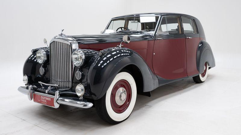 BENTLEY MK6 Saloon by JamesÂ Young - 1948 LesAnciennes.com